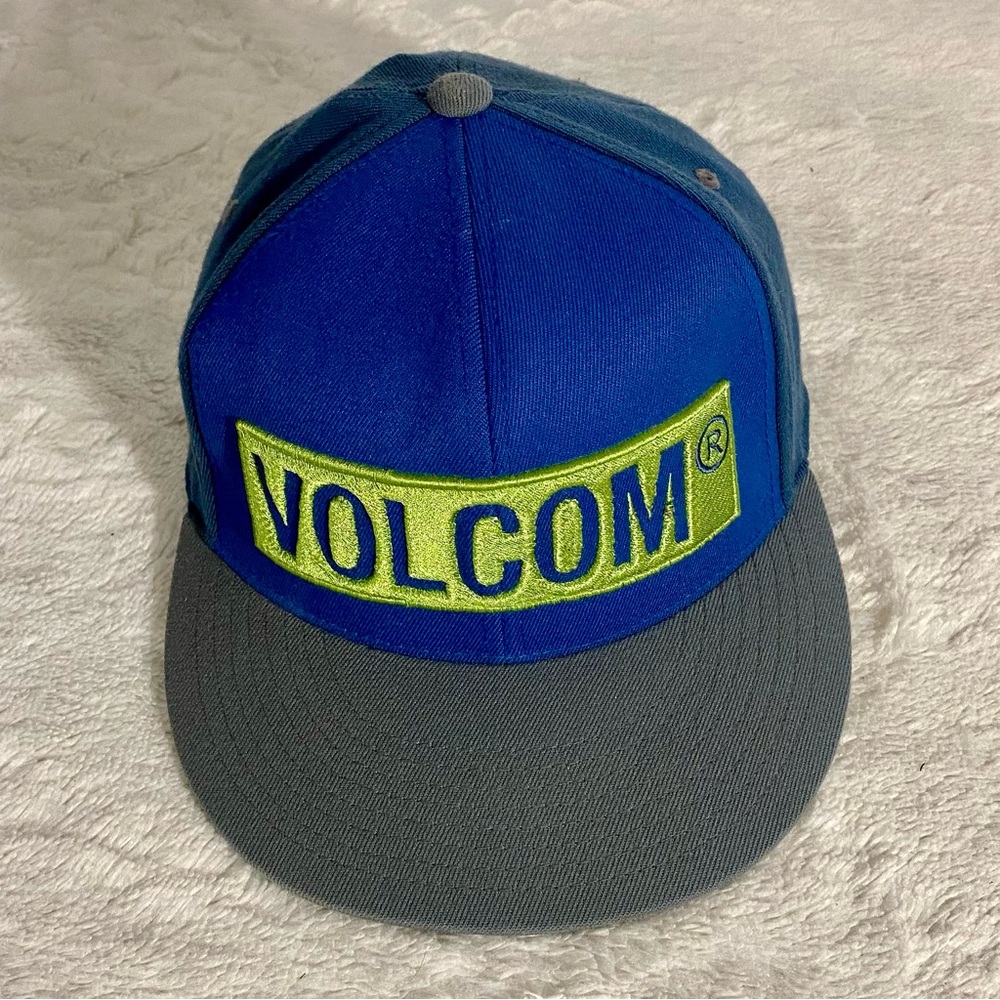 Volcom Fitted Stretch Cap Baseball Hat Size 6 7/8 - 7 1/4 Acrylic-Wool Blend